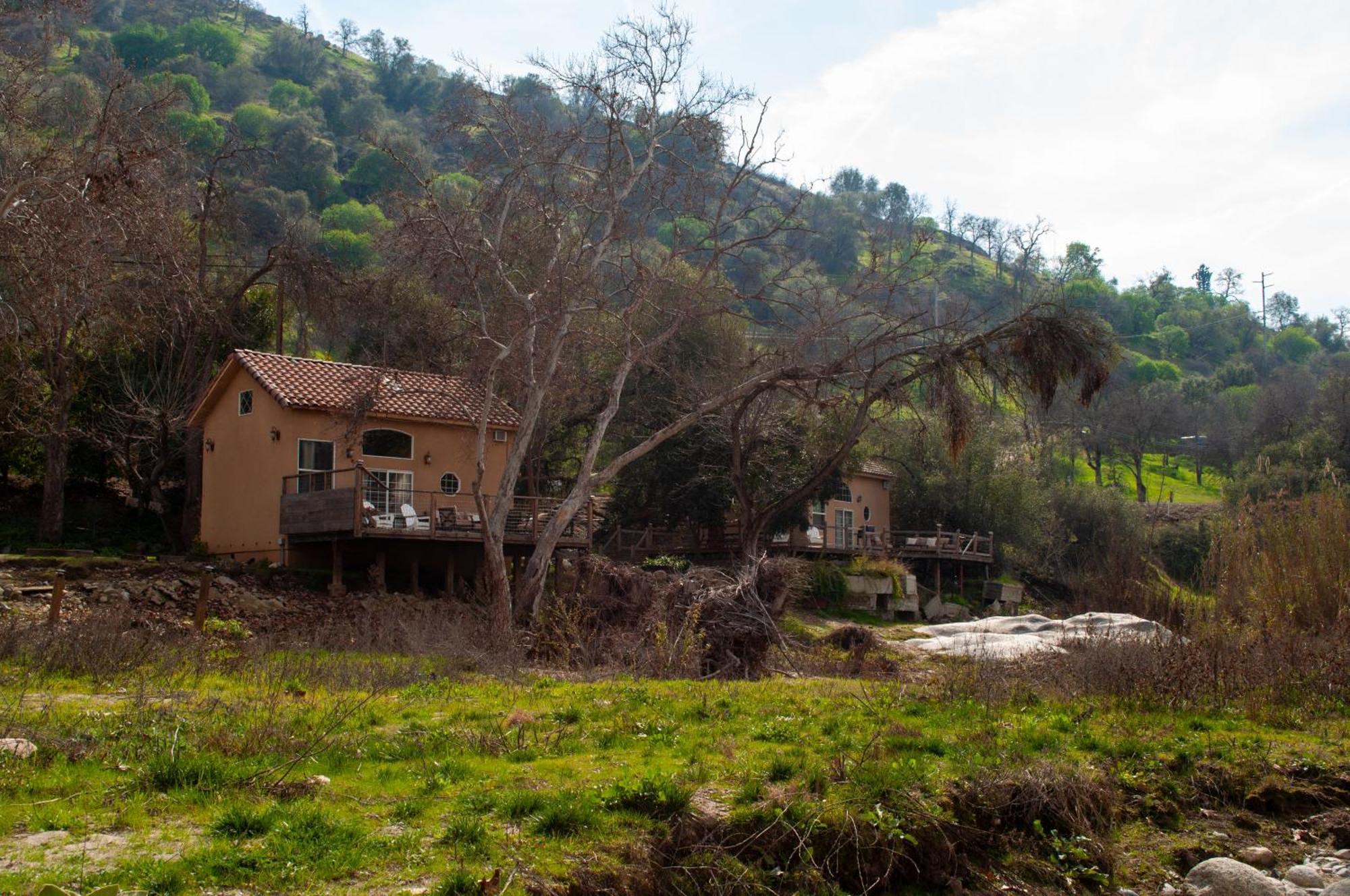 Sequoia River Front Cabins Three Rivers Exterior photo