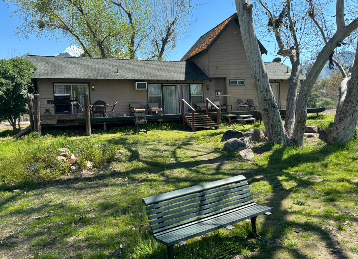 Sequoia River Front Cabins Three Rivers Exterior photo