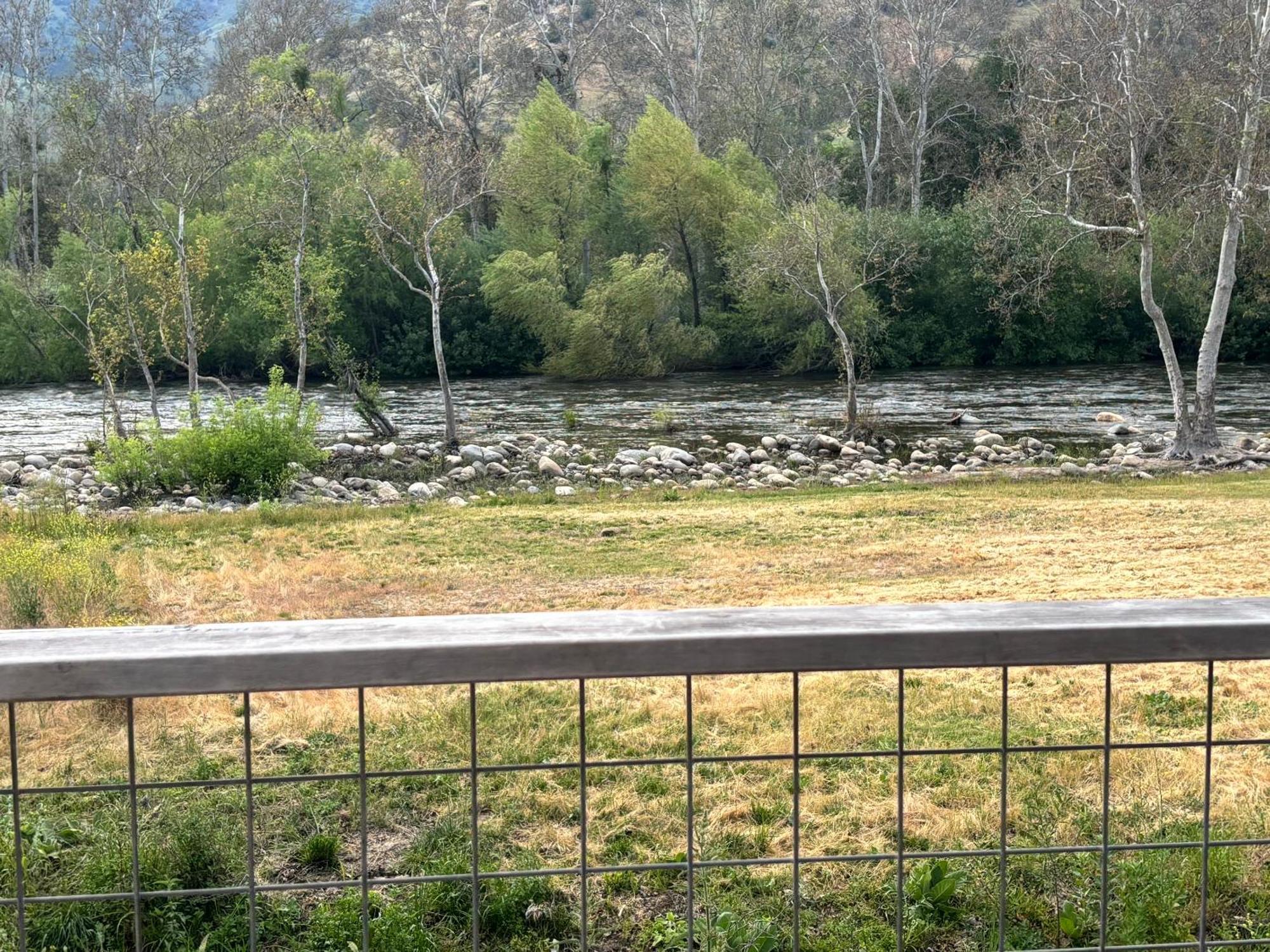 Sequoia River Front Cabins Three Rivers Exterior photo